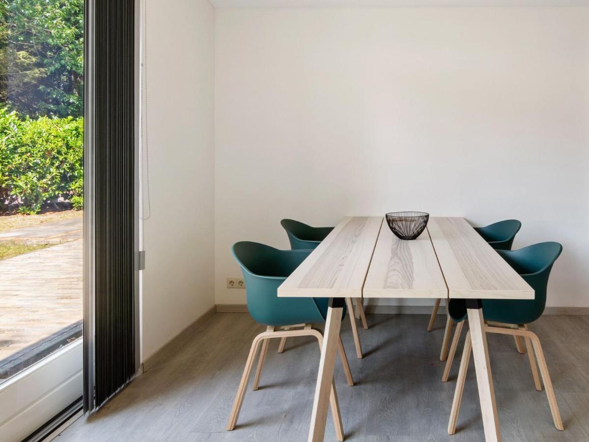 Fantastic Villa In Ooltgensplaat With Jetty エクステリア 写真